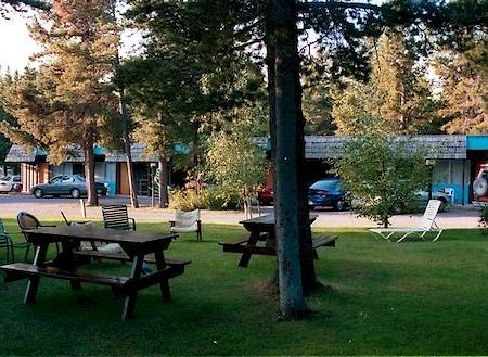 Mountain Pine Motel East Glacier Park Village Exterior photo