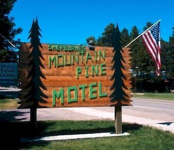 Mountain Pine Motel East Glacier Park Village Exterior photo